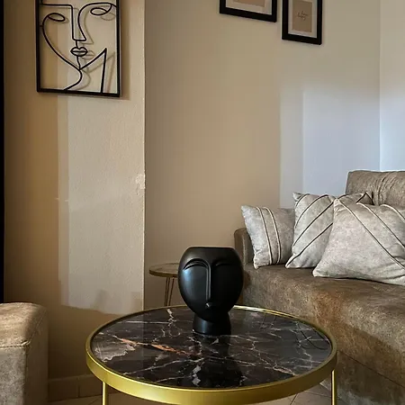 Chrigrey & * Durrës