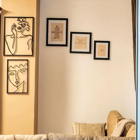 Chrigrey & * Durrës