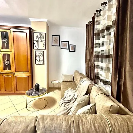 Апартаменты Chrigrey & Дуррес