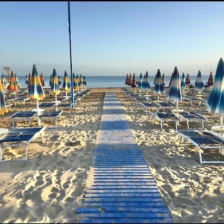 Chrigrey & Апартаменты *